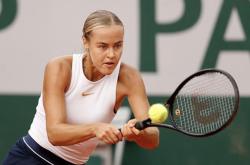 阿扎伦卡爆冷击败美国队，战术调整引爆全场！的简单介绍