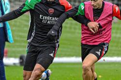 贝博官方入口清晨体能课后；托特纳姆防线松动备战欧超杯；态度坚定；球队文化再被提及的简单介绍