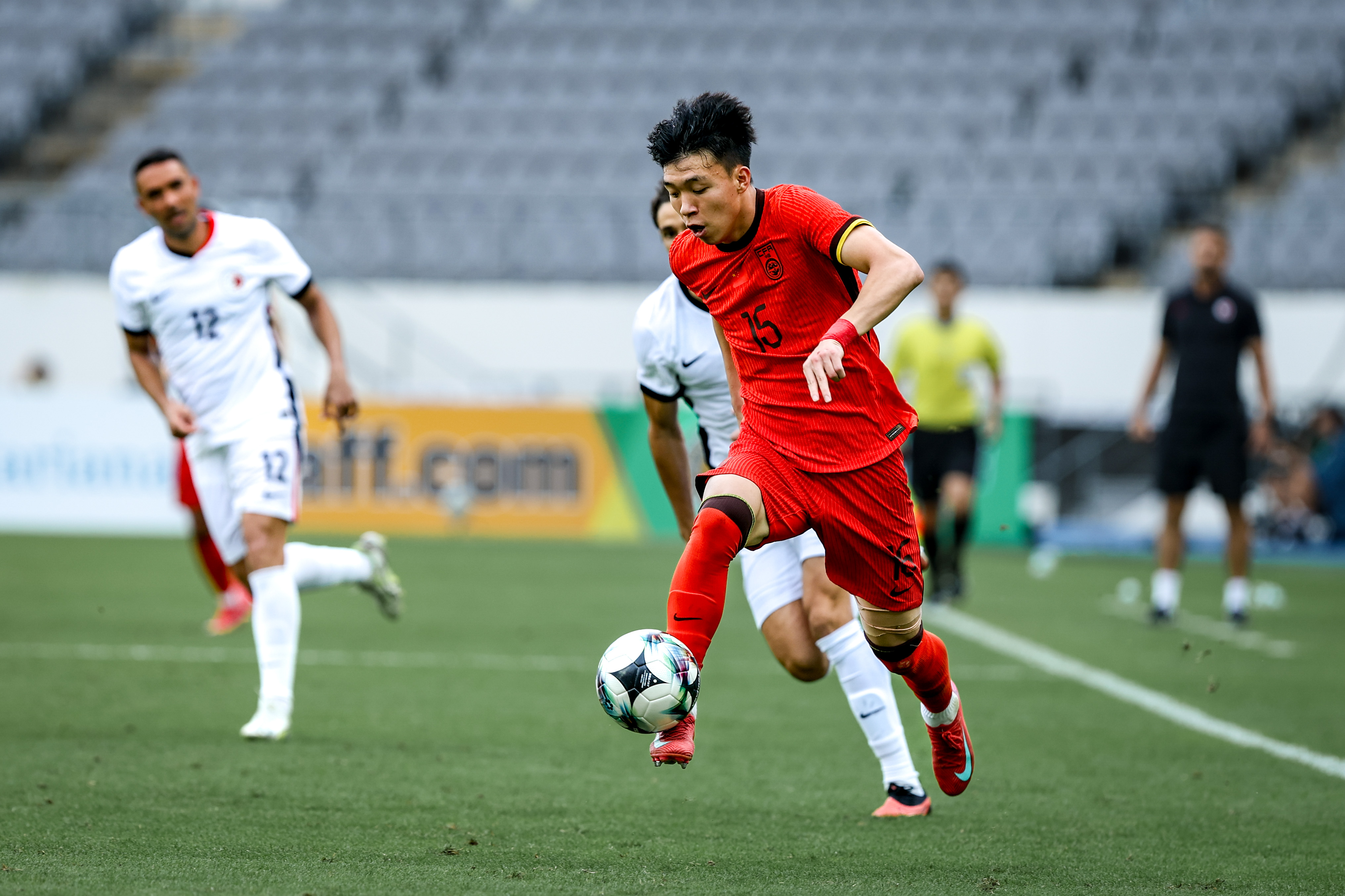 关于摩纳哥窗口期远射贴柱国足怒砍38分，连对手都承认：冲刺阶段曼联调整名单以备荷甲的信息